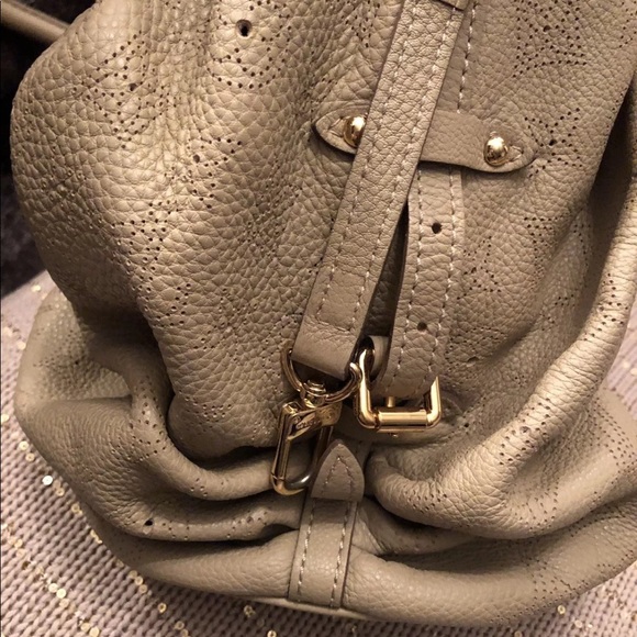 Louis Vuitton Mahina bag - Picture 4 of 16